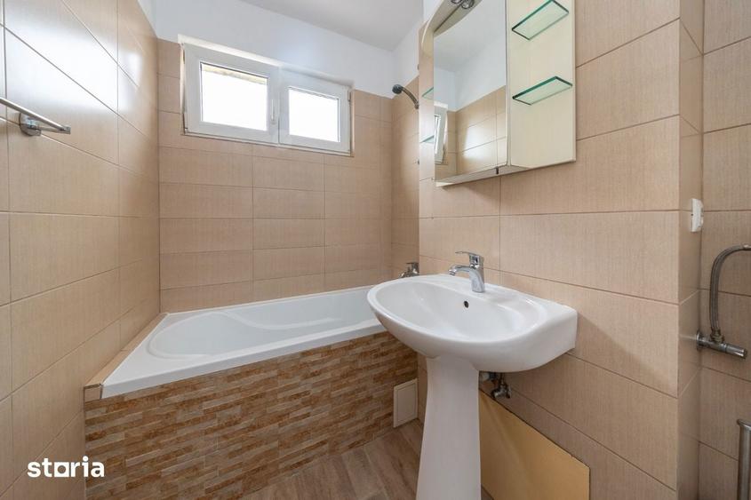 Apartament cu 3 camere semidecomandat, mobilat în Central