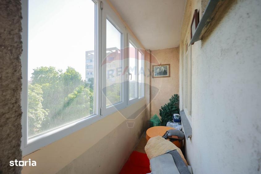 Apartament cu 4 camere decomandat în Decebal