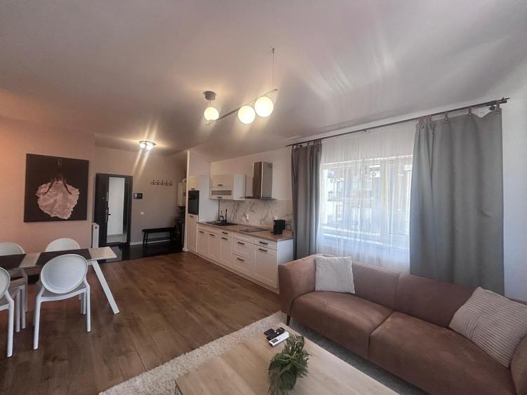 Apartament cu 2 camere semidecomandat în Florești