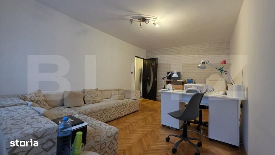 Apartament cu 3 camere decomandat în Soarelui