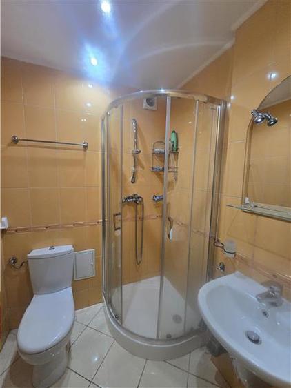Apartament cu 2 camere decomandat, mobilat în Sat Vacanță