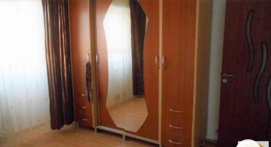 Apartament cu 2 camere semidecomandat în Rahova