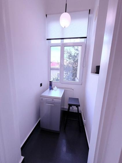 Apartament cu 3 camere, mobilat în P-ța Romană