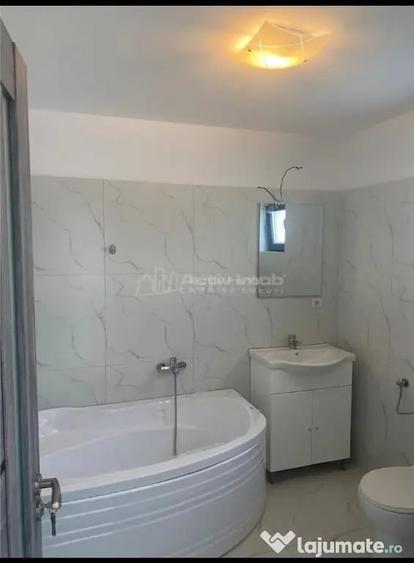 Casă cu 3 camere cu Teren 400 Mp în Central