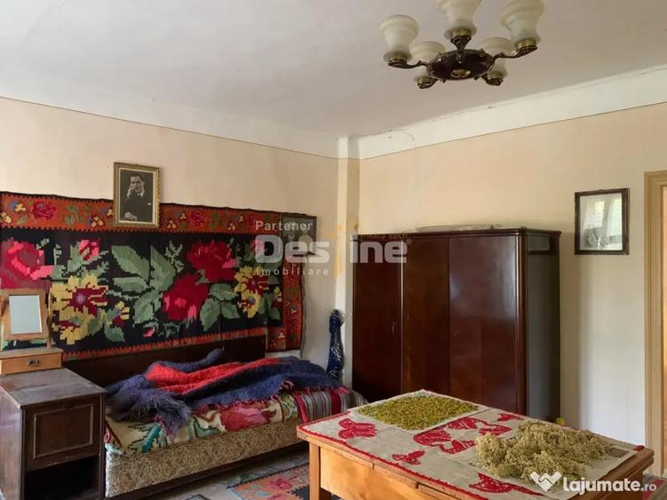 Casă cu 6 camere cu Teren 2793 Mp în Brusturoasa