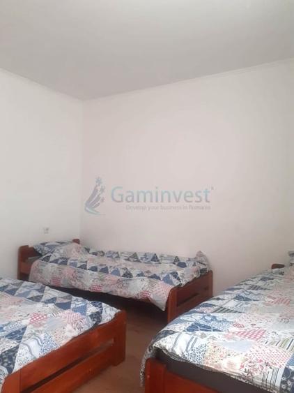 Casă individuală cu 8 camere cu Canalizare în Valenta