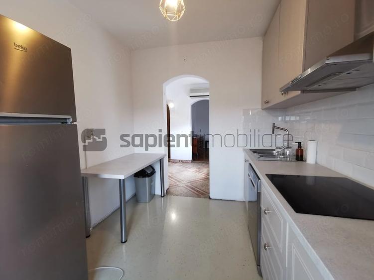 Apartament cu 4 camere decomandat în Decebal