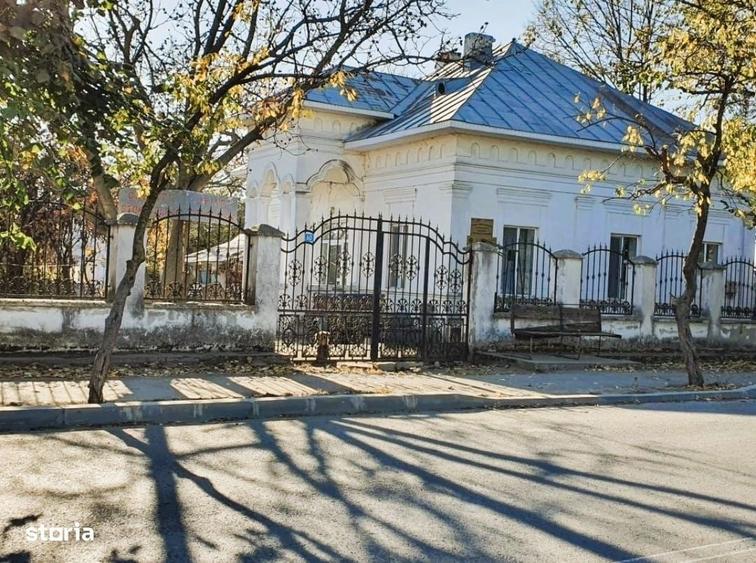 Casă cu 4 camere în Ultracentral