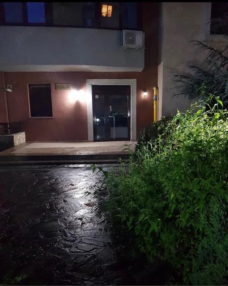 Apartament cu 3 camere decomandat în Berceni
