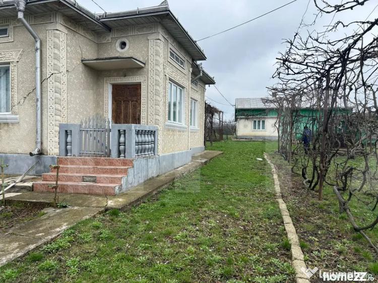 Casă cu 3 camere cu Teren 5810 Mp în Central