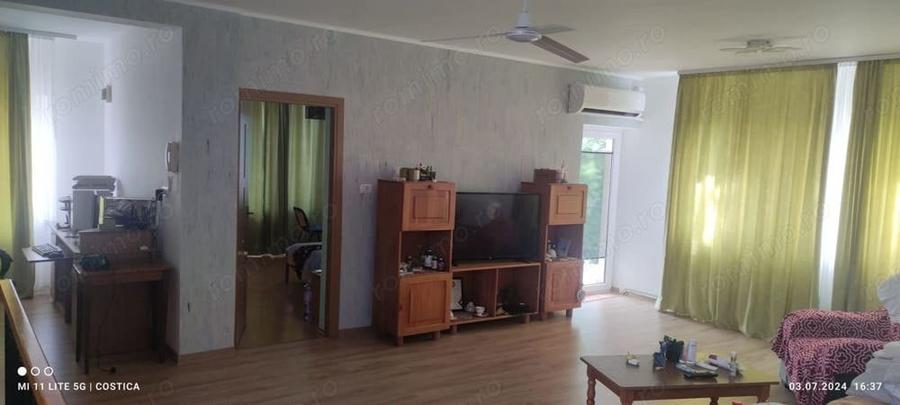 Casă cu 9 camere în Eforie