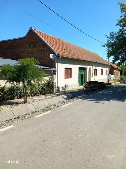 Casă cu 4 camere cu Teren 200 Mp în Copăcele