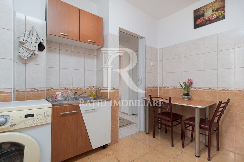 Apartament cu 2 camere decomandat, mobilat în Ultracentral