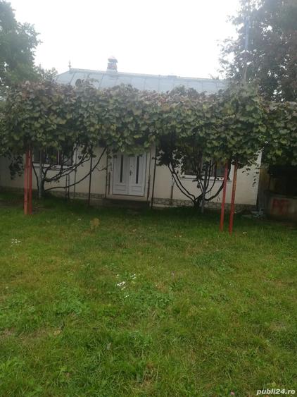 Casă cu 2 camere cu Teren 2700 Mp în Cașin