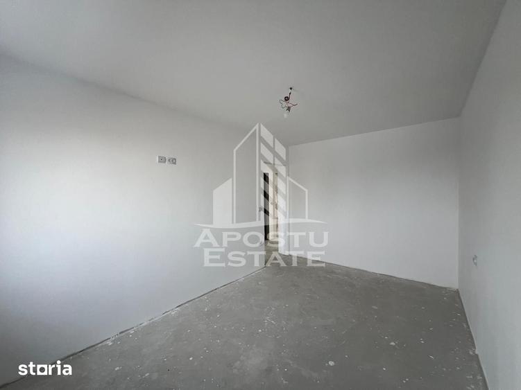 Casă cu 4 camere cu Teren 180 Mp în Ghiroda
