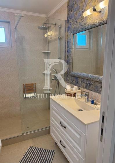 Apartament cu 3 camere decomandat, mobilat în Centru Civic