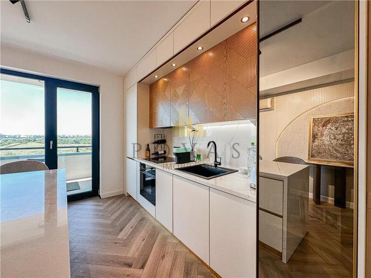 Apartament cu 3 camere semidecomandat, mobilat în Pipera