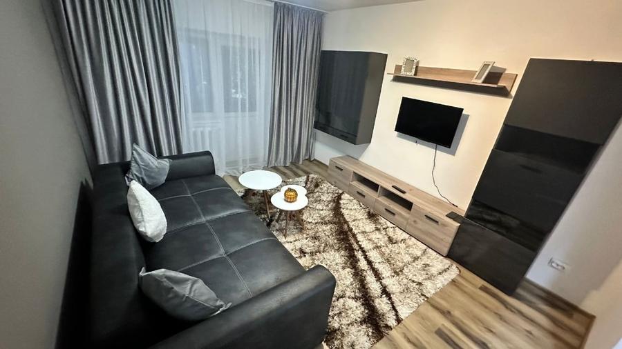 Apartament cu 2 camere decomandat, mobilat în Central