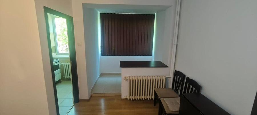 Garsonieră decomandată în Central