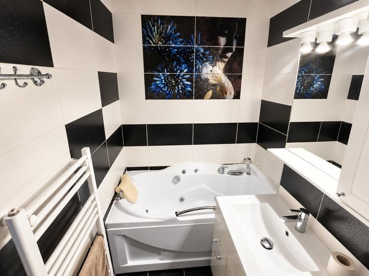 Apartament cu 2 camere decomandat în Micro 18