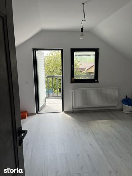Casă cu 4 camere cu Teren 138 Mp în Holboca