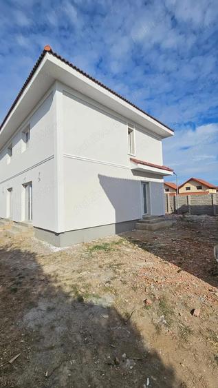 Casă cu 2 camere cu Teren 150 Mp în Sânandrei