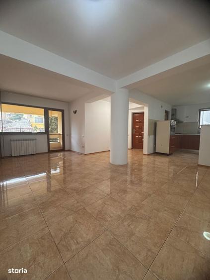 Apartament cu 3 camere în Faleza Nord