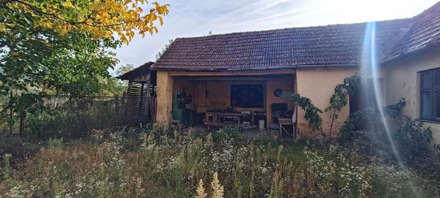 Casă individuală cu 4 camere cu Canalizare în Șiria