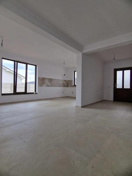 Casă cu Teren 501 Mp în Sântandrei