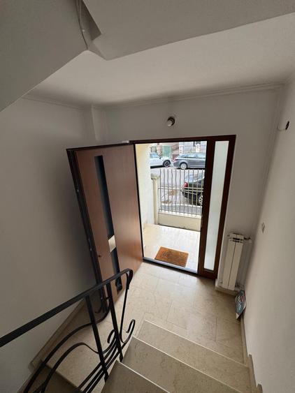 Duplex cu 3 camere cu Canalizare în Cotroceni