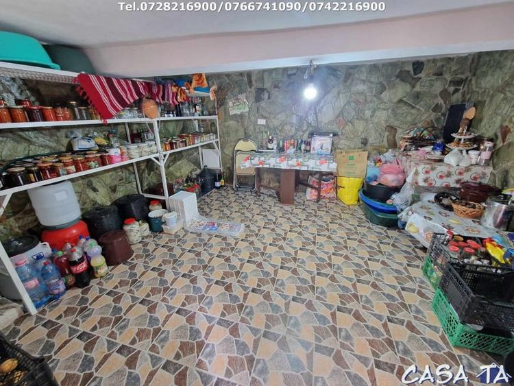 Casă individuală cu 5 camere cu Canalizare în Curtișoara