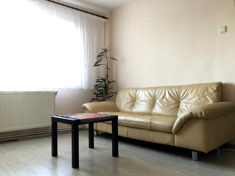 Apartament cu 3 camere semidecomandat în Central