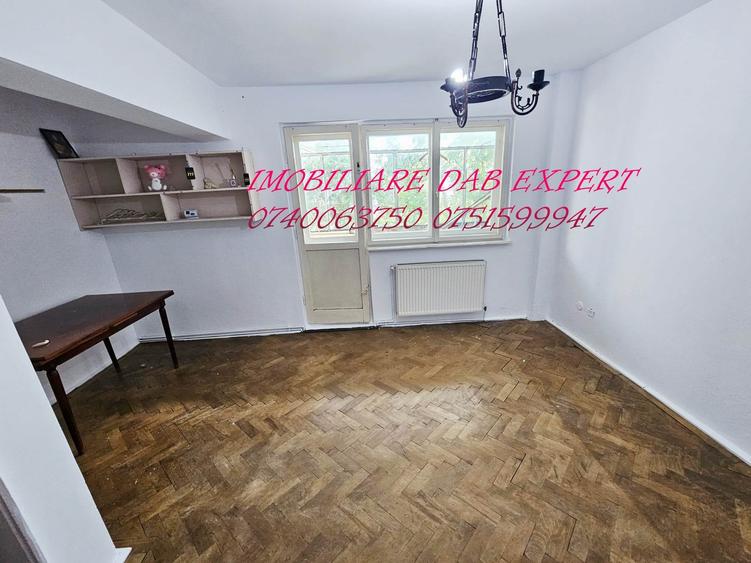 Apartament cu 3 camere decomandat în Piața Centrală
