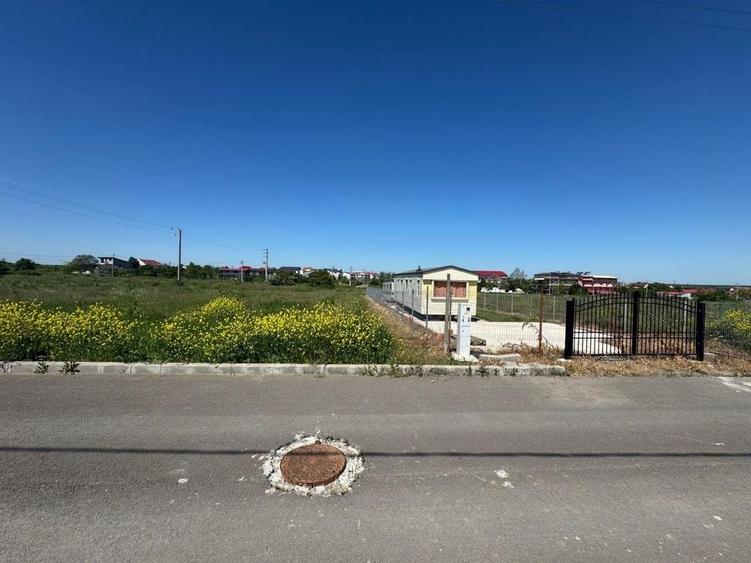 Spațiu comercial, în Schitu
