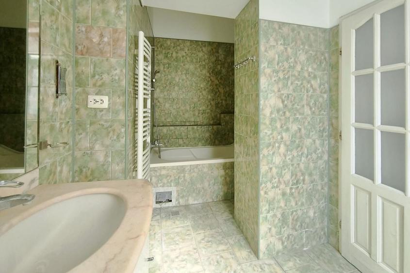 Apartament cu 4 camere, mobilat în Central