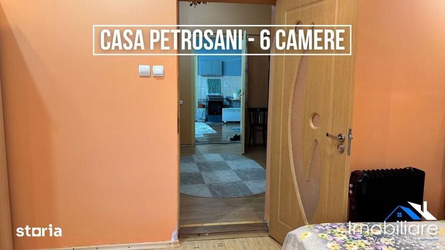 Casă cu 6 camere cu Teren 860 Mp în Petrila