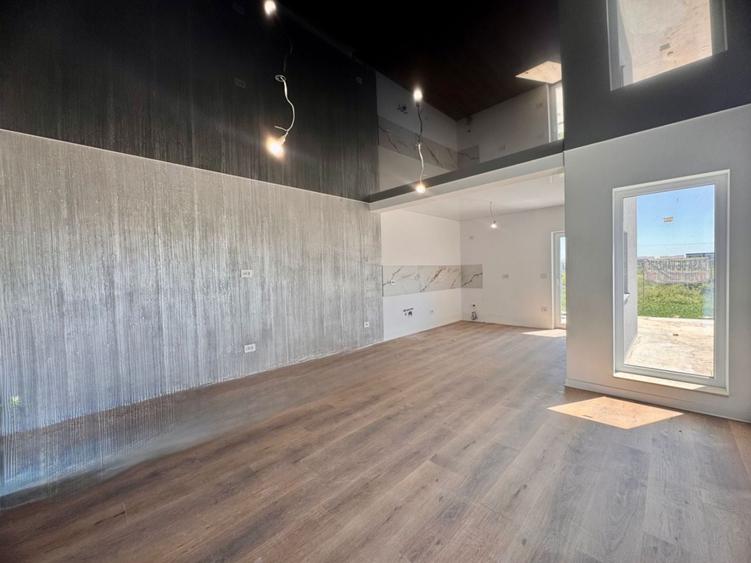 Duplex cu 4 camere cu Canalizare în Săcălaz