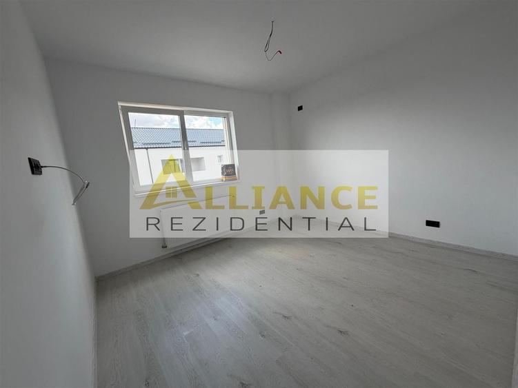 Apartament cu 3 camere decomandat în Metalurgiei