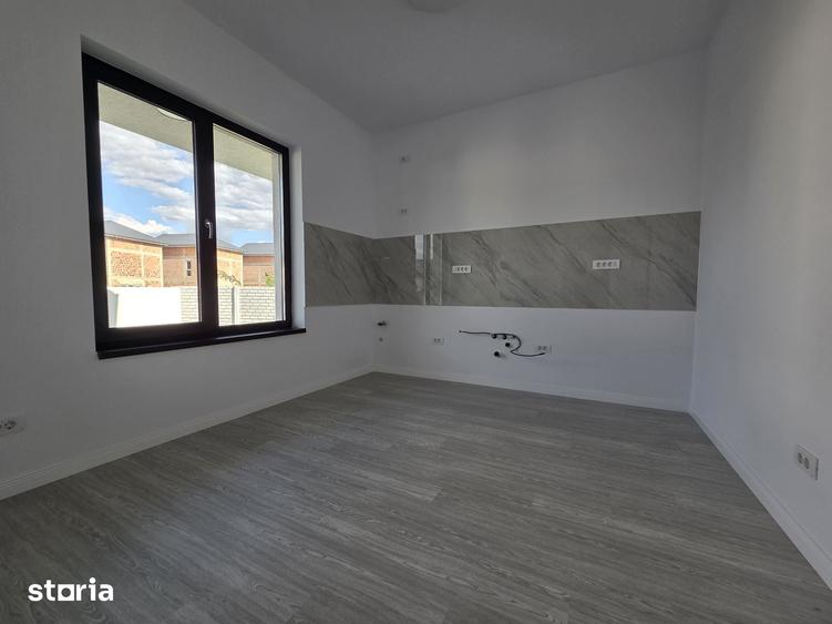Casă cu 4 camere cu Teren 300 Mp în Cornetu