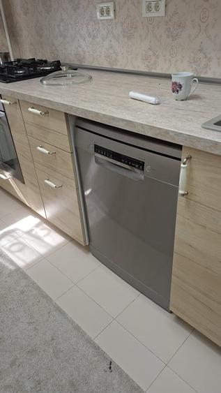 Apartament cu 3 camere semidecomandat în Domenii