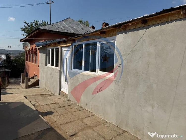 Casă cu 3 camere cu Canalizare în Izvor