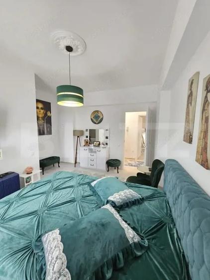 Apartament cu 3 camere decomandat, mobilat în Central