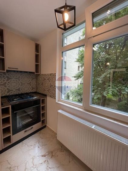 Apartament cu 2 camere semidecomandat, mobilat în Olteniței