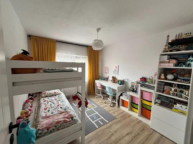 Apartament cu 5 camere decomandat în Central