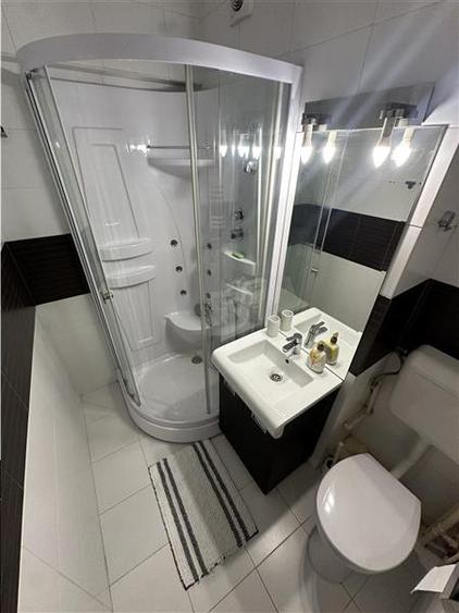 Apartament cu 4 camere decomandat în Turda