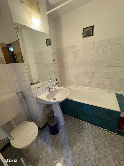 Apartament cu 3 camere decomandat în Independenței