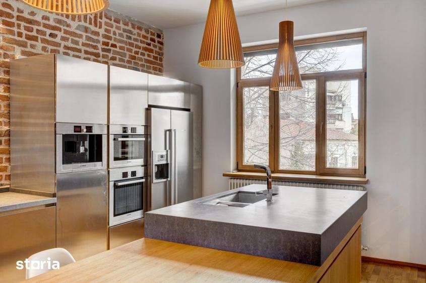 Apartament cu 4 camere, mobilat în Central