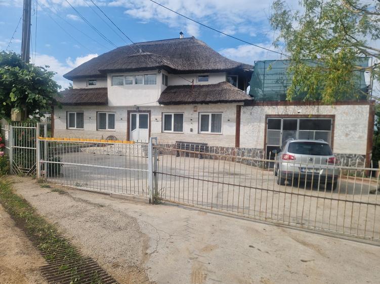 Casă cu 4 camere în Deleni