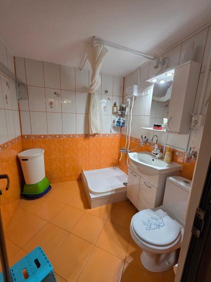 Apartament cu 2 camere decomandat în Colentina