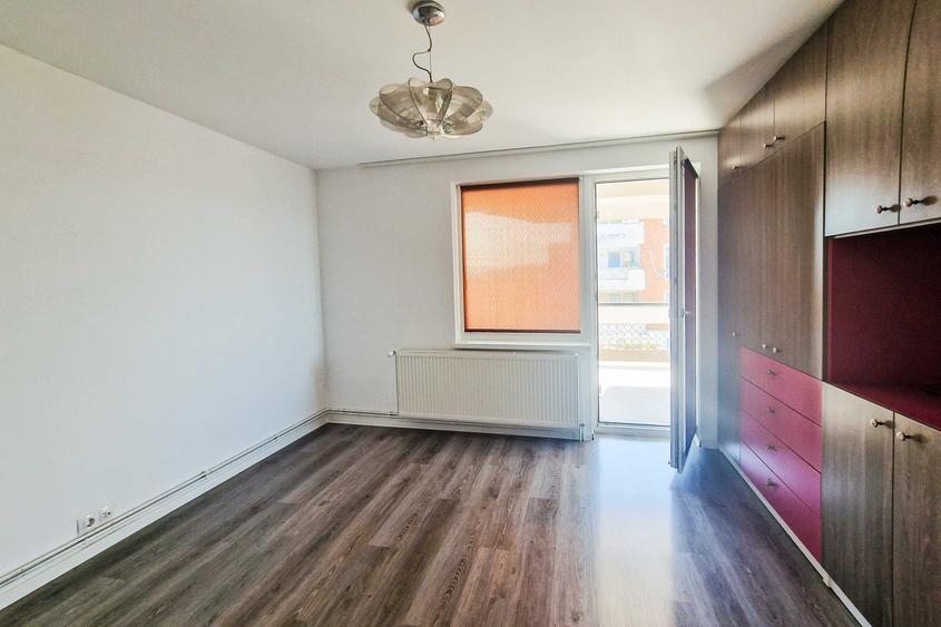 Apartament cu 3 camere decomandat în Dorobanți